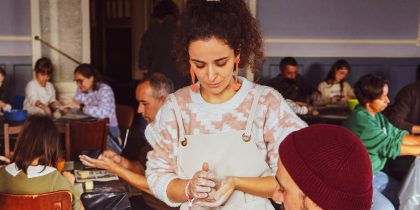 Workshop de cerâmica com Rita Sá Machado, da “Terra Quente Cerâmica”