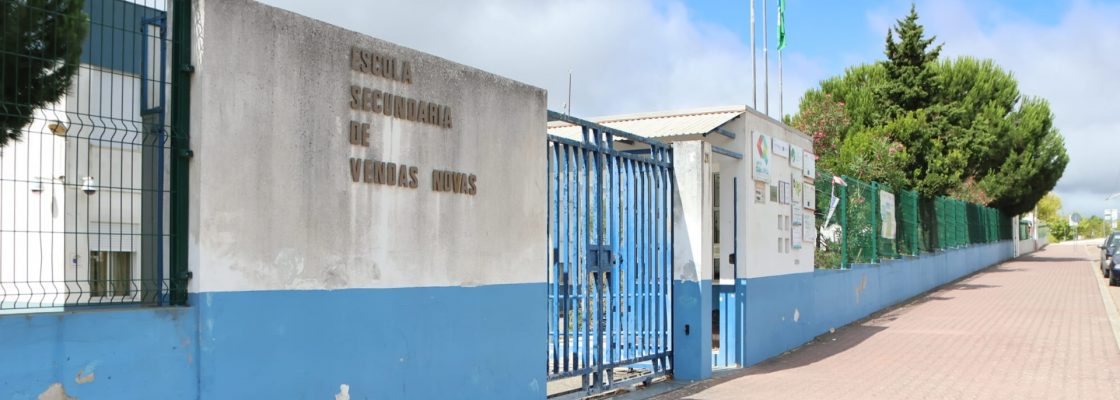 Avança concurso para a requalificação e ampliação das Escolas Básica n.º 1 e Secundária...