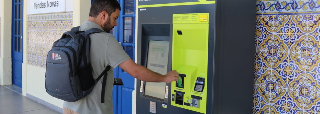 Passageiros da Estação Ferroviária já têm máquina de venda automática ao seu dispor