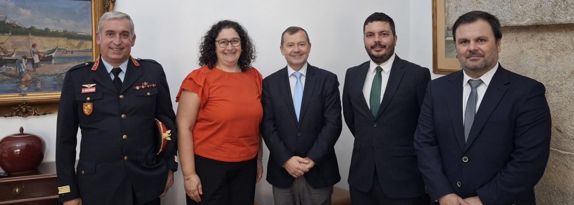 Município e Bombeiros reuniram com o Governo para reforçar capacidade de resposta da corporação