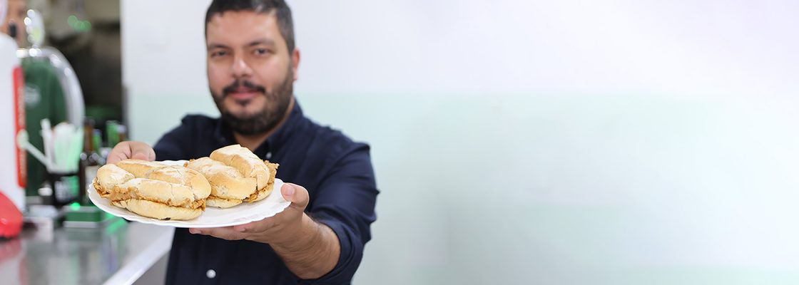 Município convida Ministro para comer bifanas em Vendas Novas, mas só se conseguir agendar luga...