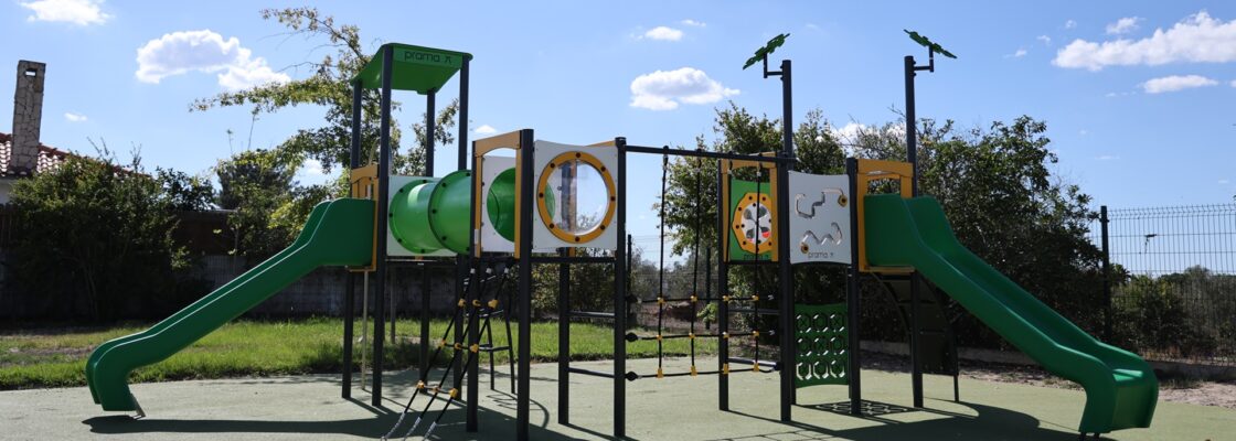 Município conclui a requalificação de quatro parques infantis