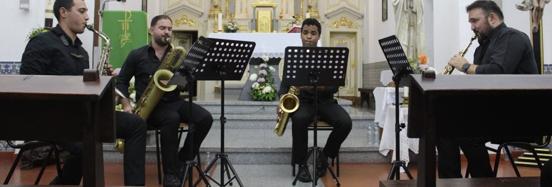 site mês musica saxofones
